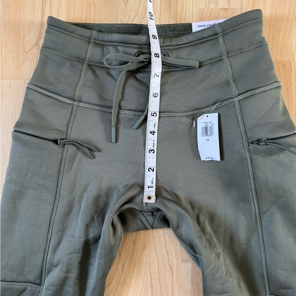NWT Old Navy Fleece Lined Athletic Leggings XS - Picture 3 of 9